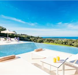 4 bedroom villa with pool & seaview, near Acharavi, sleeps 9